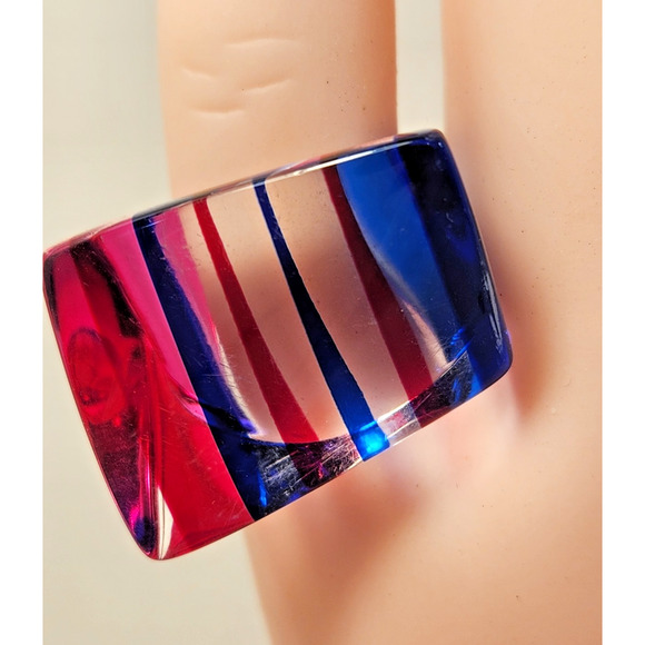 Vintage 1960's Pink/Blue/Red Striped Lucite Ring Sz 7.75 Statement Fashion - Picture 1 of 15